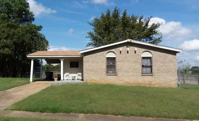 Photo - 872 Shadowline Dr