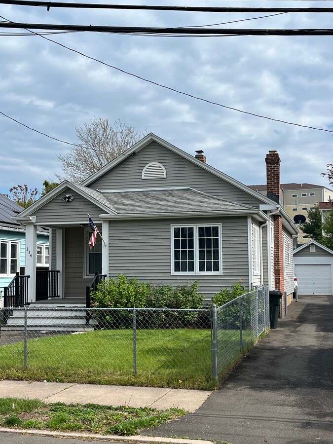 Photo - 114 Thomas St