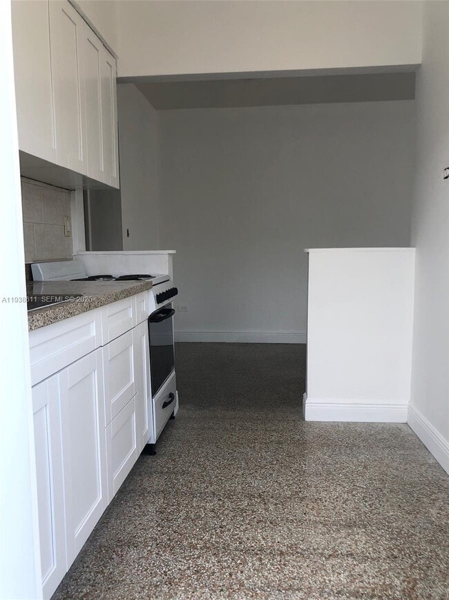 Photo - 2830 SW 38th Ct Unit -