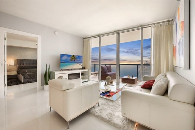 Photo - 495 Brickell Ave