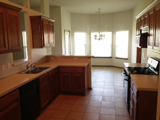 Photo - 3 Bed + Office - Moore Schools - Must See