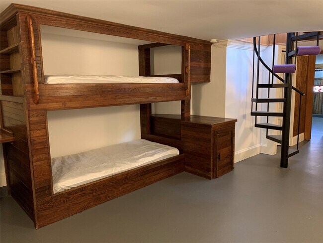 Photo - 919 Avenue L