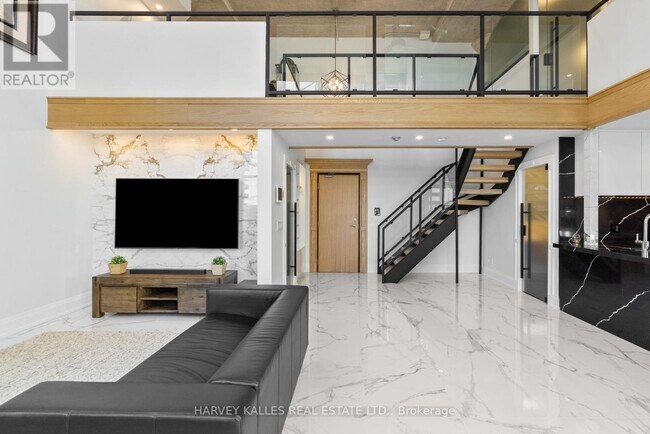 Photo - 300 Manitoba St