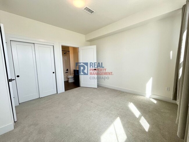 Photo - 10334 Milwaukee Cir