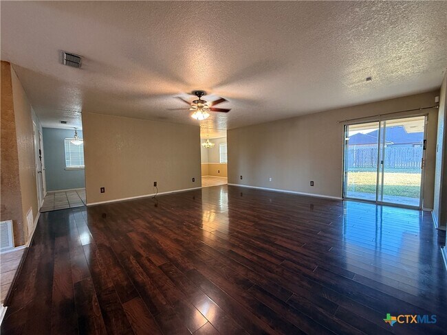 Photo - 1808 Sandstone Dr