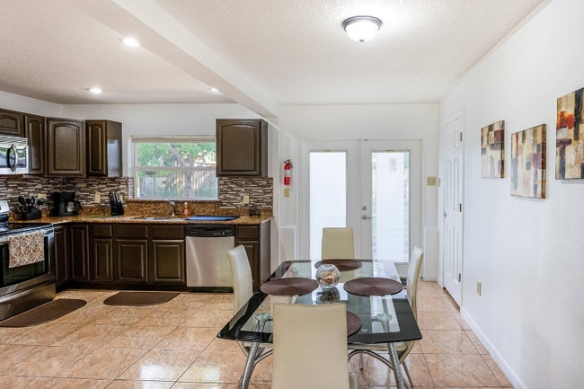 Photo - 2721 Raeford Rd