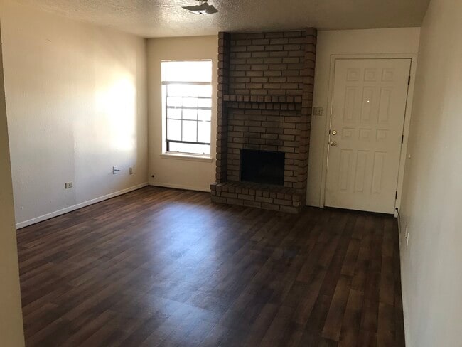 Photo - 2033 S Don Roser Dr Unit B
