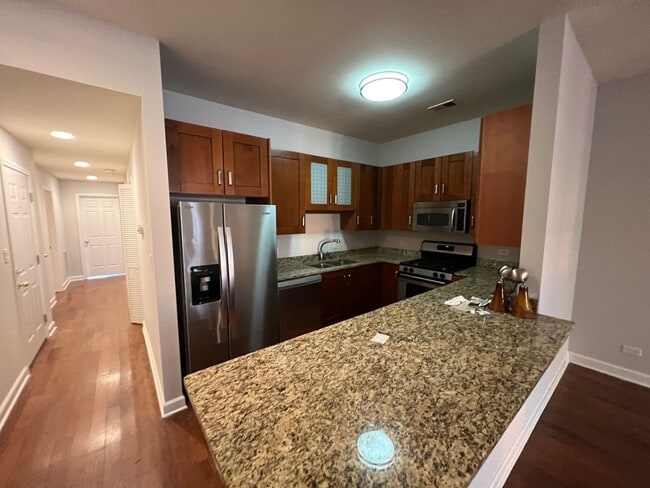 Building Photo - 1537 N Milwaukee Ave Unit 2