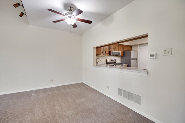 1525 Columbia Ct
