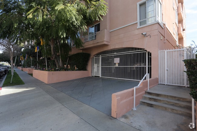 Photo - Cloverdale Towers