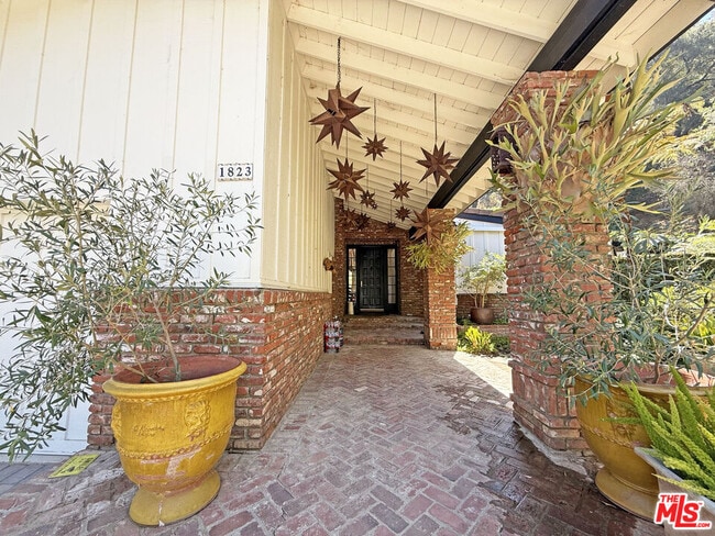 1823 Old Ranch Rd