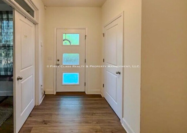 Photo - 338 Simeon Dr