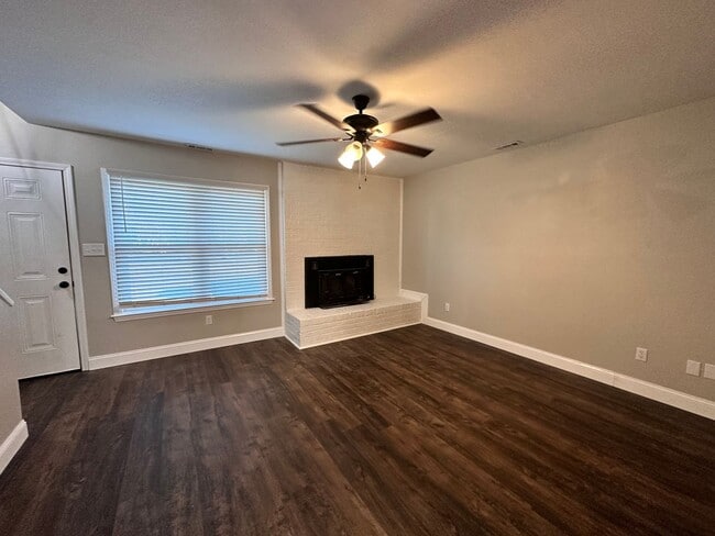 Photo - 2335 Brookview Ct