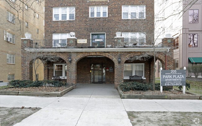 Park Plaza Apartments - Park Plaza Apartments