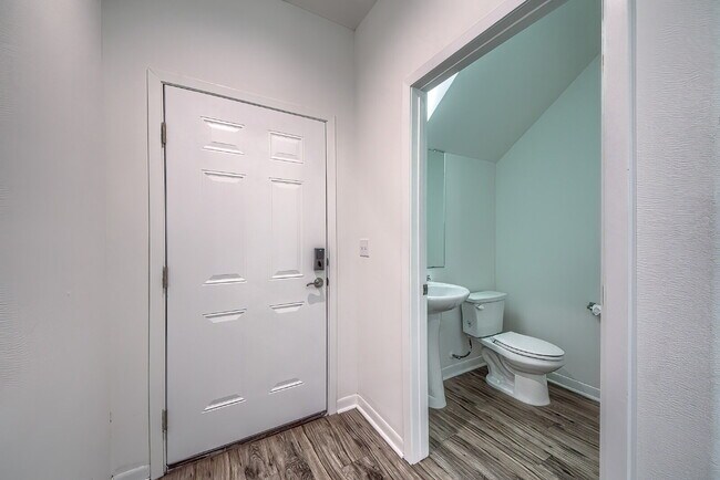 OFFERING 50% OFF ONE-MONTH'S RENT...QUAINT RENTAL NEAR I-35