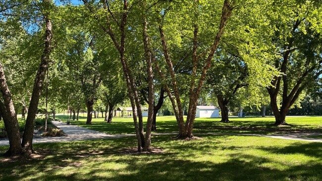 Riverview Manor