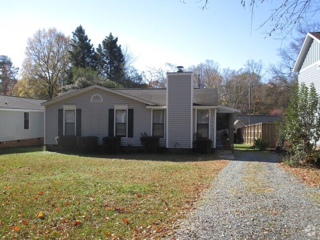 Building Photo - 2236 Laburnum Ave Rental