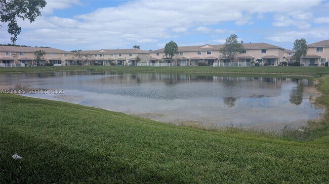 Photo - 5910 Royal Way