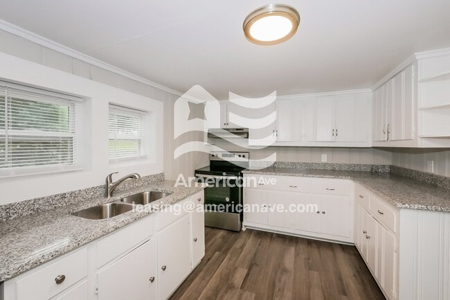 Photo - 1003 2nd Ave