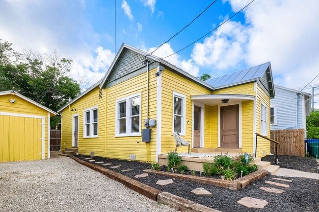 Photo - Beautifully Remodeled Dignowity Hills Home | Minutes to The Pearl, Downtown & Parks!