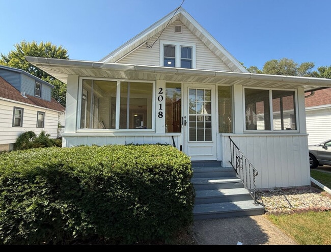 Building Photo - 2018 E Mifflin St Rental