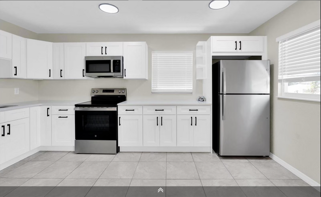 Building Photo - 1900 45th St S