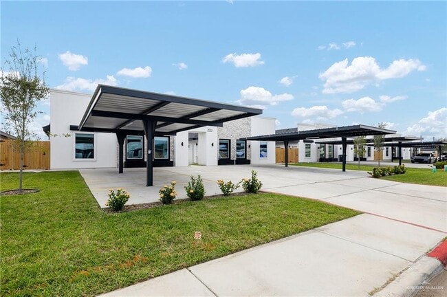 Building Photo - 12 Selena St Unit 1