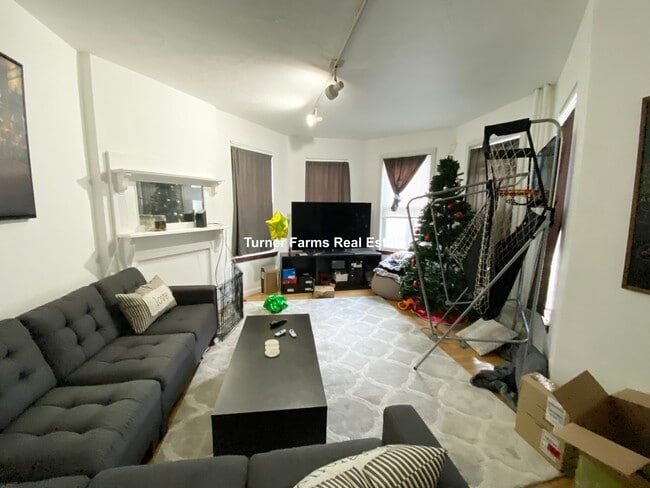 Building Photo - 10 Parker Hill Ave Unit 1