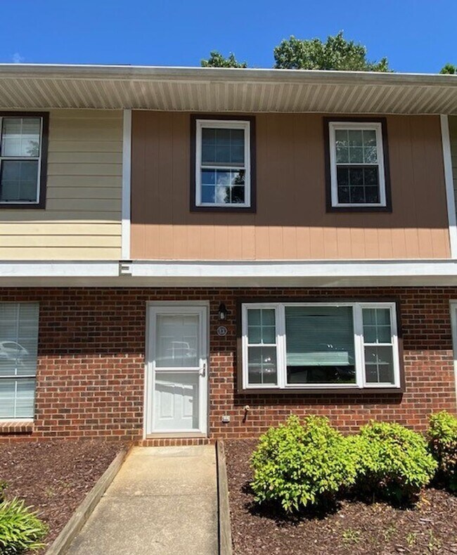 ~~ Nice 2-Bedroom Condo in Mebane! ~~ - ~~ Nice 2-Bedroom Condo in Mebane! ~~