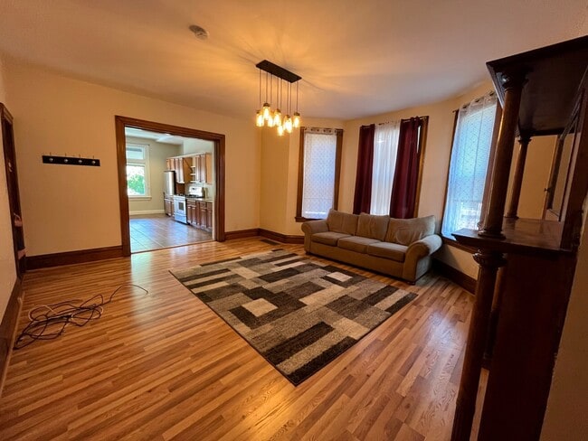 Photo - 347 Stratford Ave Unit #1