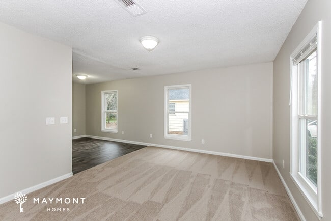 Photo - 524 Parlock Rd