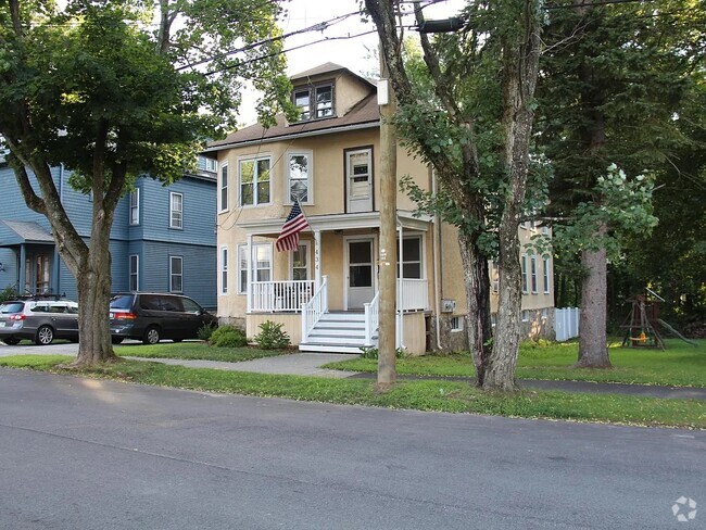 Building Photo - 434 Walnut St Unit 436 Rental