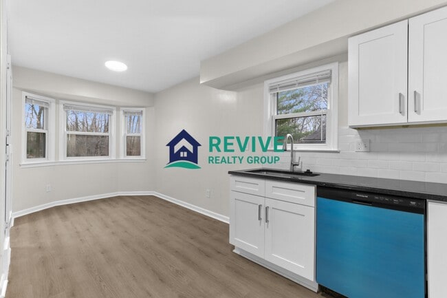 Photo - 131 Doremus Ave