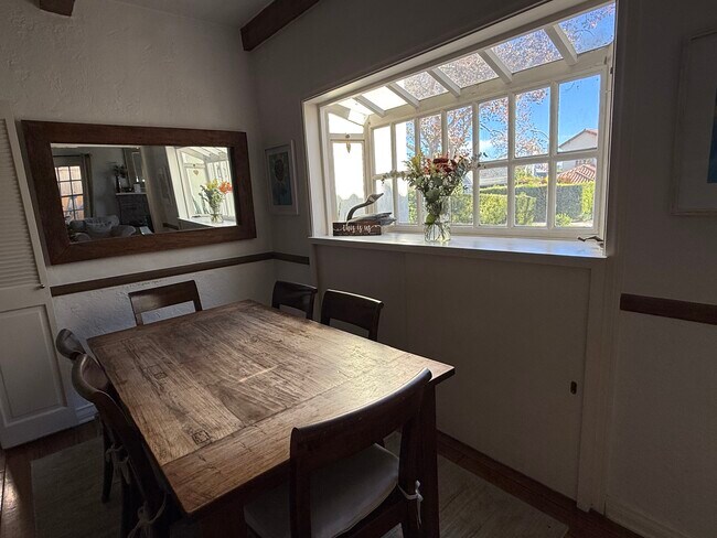 Photo - 471 S La Peer Dr