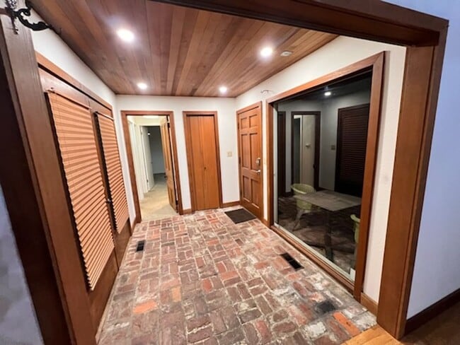 Photo - Nice home near Wollochet Bay Unit A