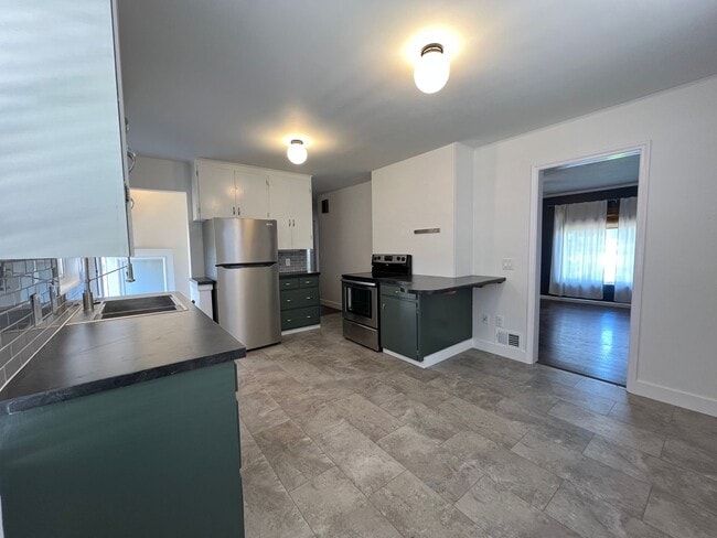 Photo - 3023 Van Buren Ave Unit A