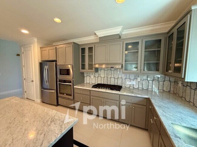 Photo - 1994 Clyde Jean Pl