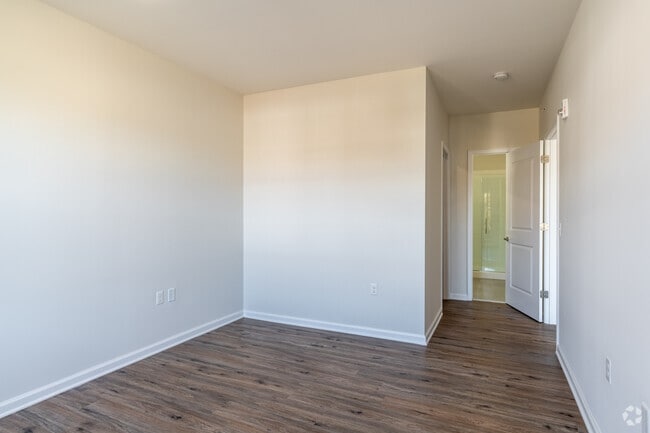 2BR, 2BA - 1,110SF