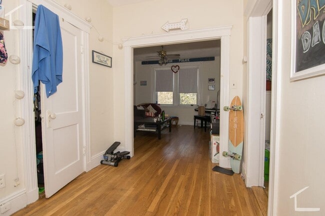 Photo - 9/1 No Fee! Split style 3BR w/balcony, heat inc!