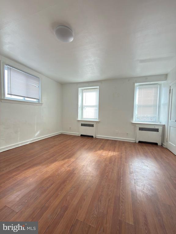 Photo - 6650 Kindred St