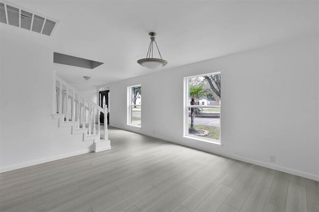 Photo - 549 Brandon Rd