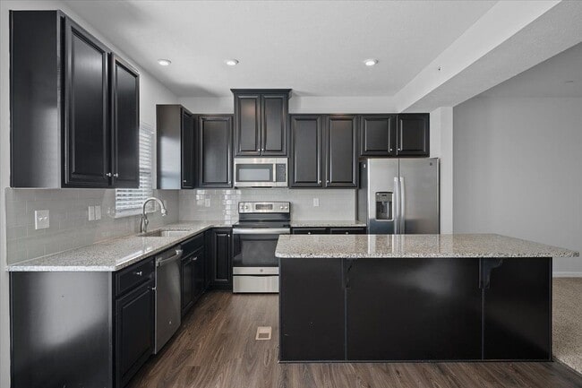 Photo - 400 Plaza Dr