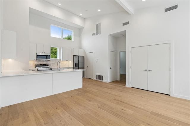 Photo - 6144 Oram St