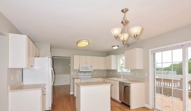 Photo - 125 Royallsprings Pkwy
