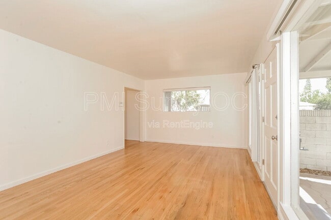 Photo - 2256 McNab Ave