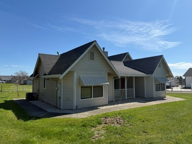 Photo - Unique 2 Bedroom Country Property Vacaville *Star Rentals