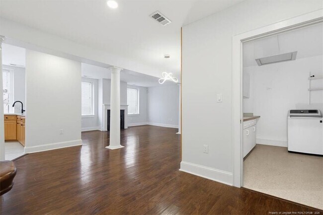 Photo - 123 Anderson St