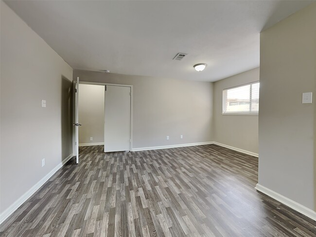 Photo - 16007 Brookford Dr