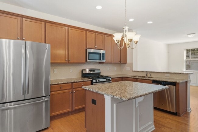 3 Moonbeam Ct