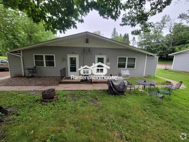 Building Photo - 9371 Country Dr Rental